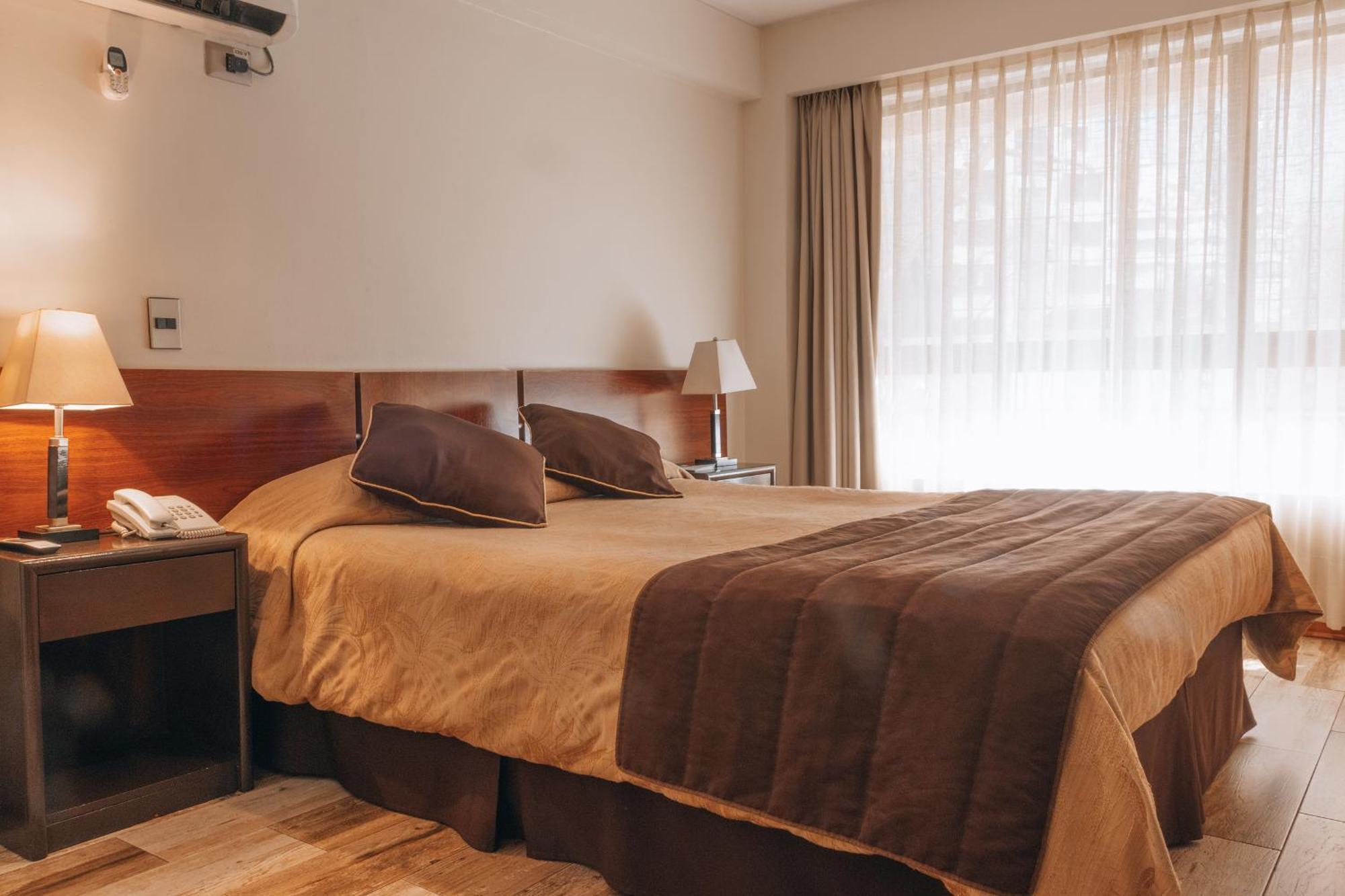 Hotel Diego De Velazquez سانتياغو المظهر الخارجي الصورة